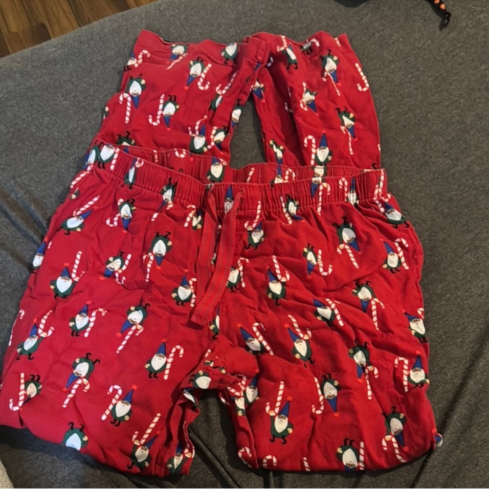 Old Navy Festive Red Gnome Lounge Pants